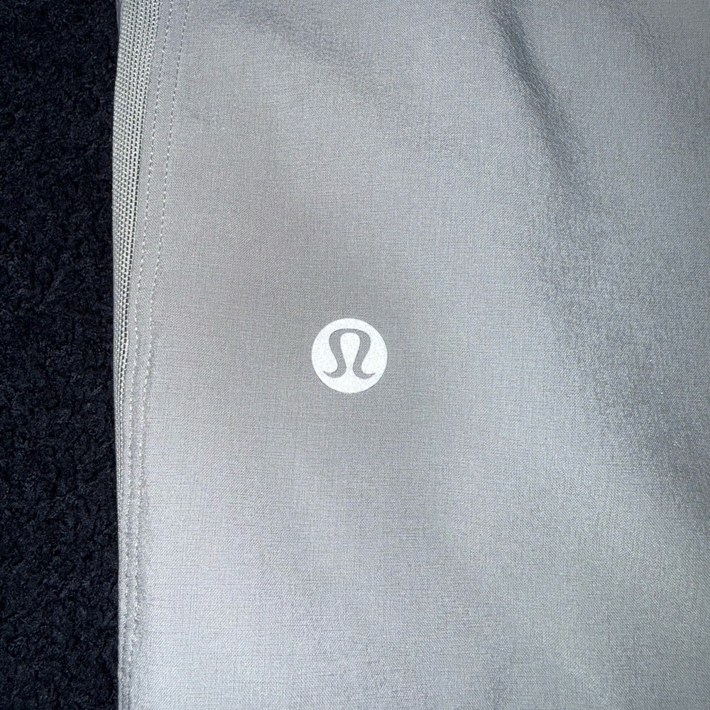 lululemon athletica Men's Athletic Shorts - Sage Green - Picture 3 of 6